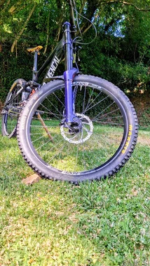 Commencal supreme v3 downhill kolo
