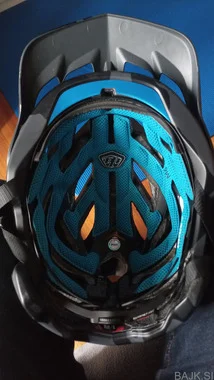 TROY LEE DESIGN A3 ČELADA
