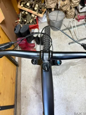 2024 Specialized Enduro Expert L Crn karbon Rockshox malo uporabljen