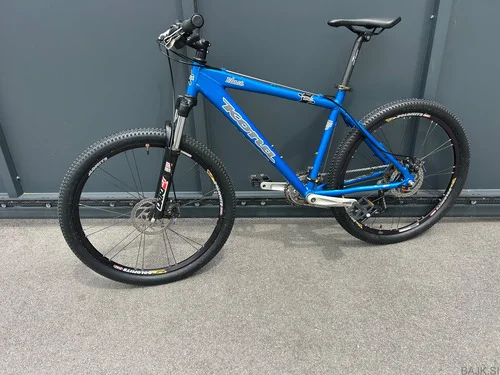 ALUMINIJASTO GORSKO KOLO KONA, Rockshox, Shimano Deore, komplet obnovljeno