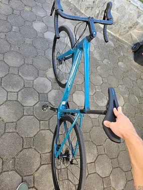 Prodam Giant Defy advanced 2 velikosti L