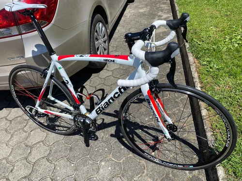 BIANCHI SHIMANO 105 CESTNO KOLO rabljeno,600€