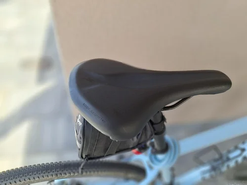 SPECIALIZED SIRRUS 2.0 ŽENSKO TREKING / FITNES KOLO - S OKVIR