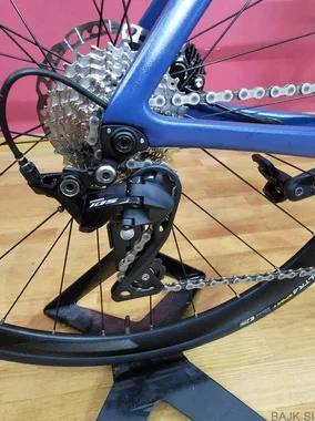Karbonsko cestno kolo Giant Propel