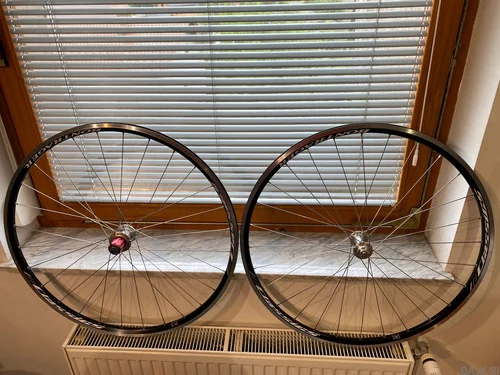 OBROČNIKI/FELTNE/OBROČI ZA CESTNO KOLO Bontrager, Shimano,100€