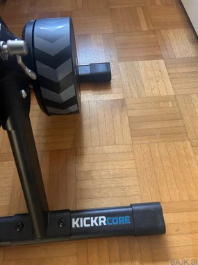 Trenažer Wahoo KICKR CORE 2