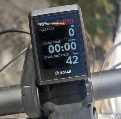 Prodam električno gorsko kolo Scott - novo le 42 km