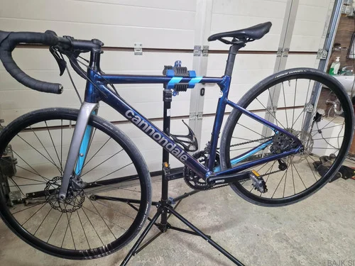 Cestno kolo Cannondale CAAD13