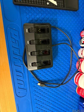 Polnilna postaja za baterije SRAM AXS 4-port