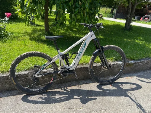Pivot Shuttle AM