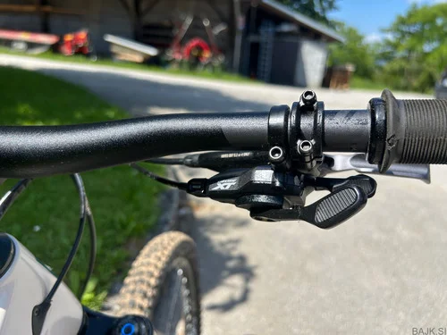 Pivot Shuttle AM
