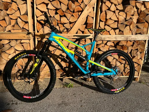 Nukeproof Mega 27,5