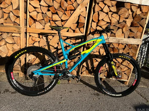 Nukeproof Mega 27,5