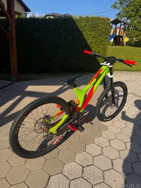 specialized demo 8