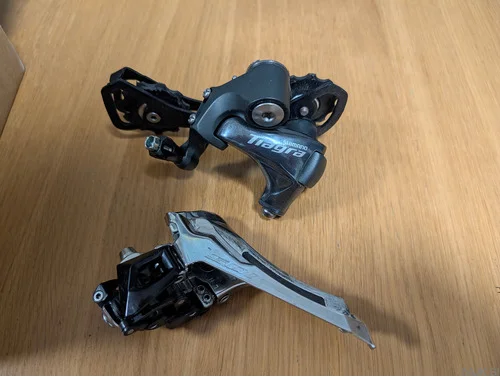 Shimano 105 FD-R7000 2X10, Shimano Tiagra RD-4700 GS 10s