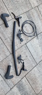 Syncros handlebar and Shimano 105 shift/brake levers (2x11)
