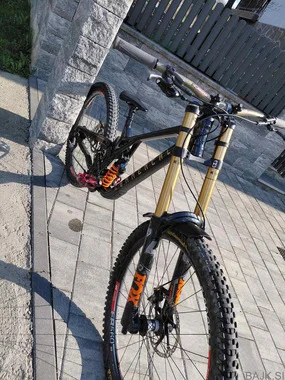 Commencal supreme v5 frame