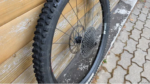 Zadnji wheelset dt swiss, 29