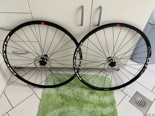 FULCRUM RACING100m rabljeni KOT NOVI SHIMANO,gratis 2xNOV ROTOR, 130€