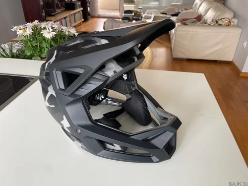 Fox Proframe RS (M, 55-59 cm)
