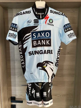 KOLESARSKI DRES in KOLESARSKE HLAČKE SPECIALIZED SAXO BANK,1x rabljeno