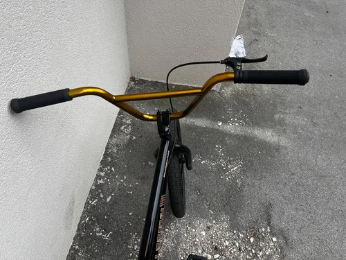 BMX Mongoose Legion