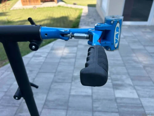 VAR PROFESIONALNO SERVISNO STOJALO ZA KOLESA, MASIVEN PODSTAVEK 30KG