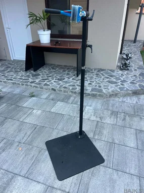 VAR PROFESIONALNO SERVISNO STOJALO ZA KOLESA, MASIVEN PODSTAVEK 30KG