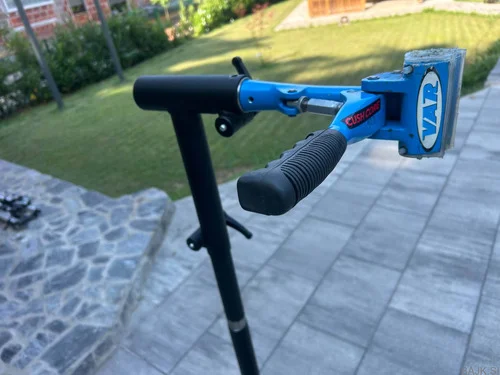 VAR PROFESIONALNO SERVISNO STOJALO ZA KOLESA, MASIVEN PODSTAVEK 30KG