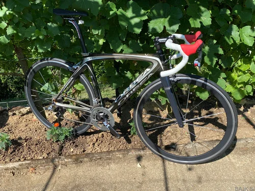 karbon cestno kolo Orbea z opremo Sram