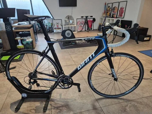 Giant mosko cestno kolo