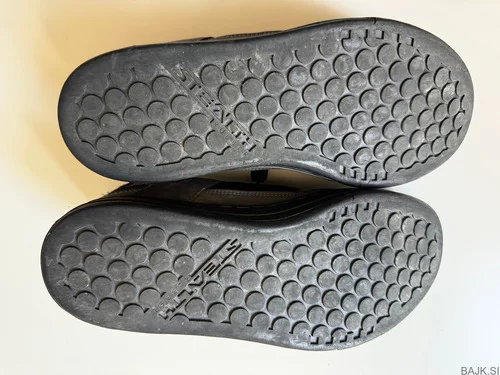 Prodajem cipele Freerider Grey/Black