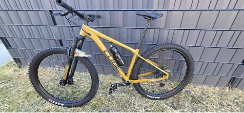 Cube react hardtail bije