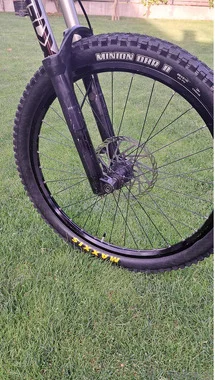 GIANT GLORY DOWNHILL