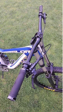 GIANT GLORY DOWNHILL