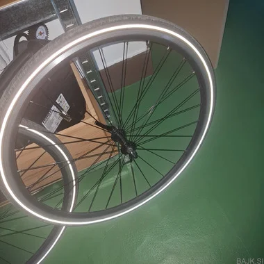 obroči 28 Entity XL3 Alu rim brakes z gumami