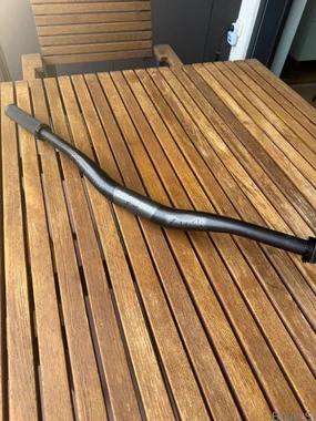 Renthal Fatbar CARBON Limited plus gripi