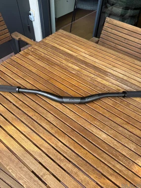 Renthal Fatbar CARBON Limited plus gripi