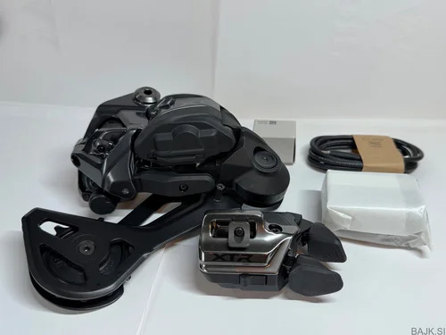 Shimano Deore XT / XTR Di2 12x set.