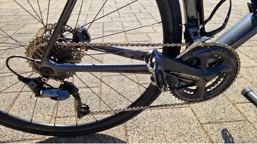 Giant TCR Advanced 1 KOM Ultegra 2024 velikost L 3.800km