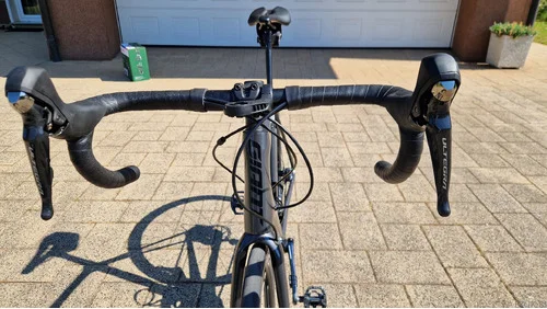Giant TCR Advanced 1 KOM Ultegra 2024 velikost L 3.800km