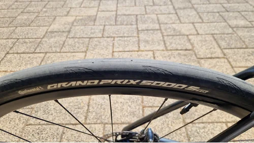 Giant TCR Advanced 1 KOM Ultegra 2024 velikost L 3.800km