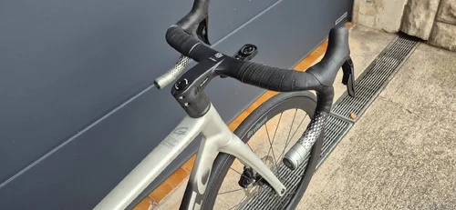 Gusto Ranger EVO 2023 – 105 Di2 – Attaque Carbon 45 mm