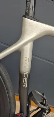 Gusto Ranger EVO 2023 – 105 Di2 – Attaque Carbon 45 mm