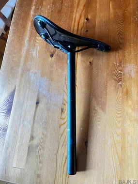 Fabric Scoop Flat Elite + Cannondale C3 Seatpost – original Cannondale F-Si