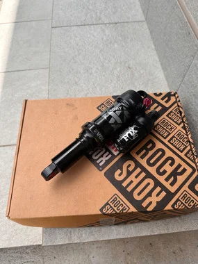 Fox float x 210x55