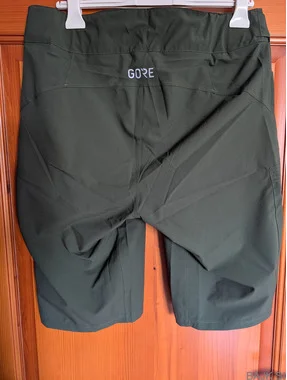 GOREWEAR kratke hlače size eu L