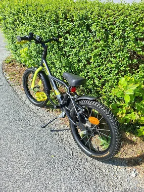 Otroško kolo Btwin Dark Hero 16 col
