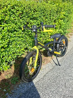 Otroško kolo Btwin Dark Hero 16 col
