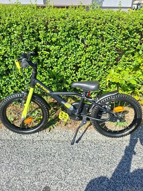 Otroško kolo Btwin Dark Hero 16 col